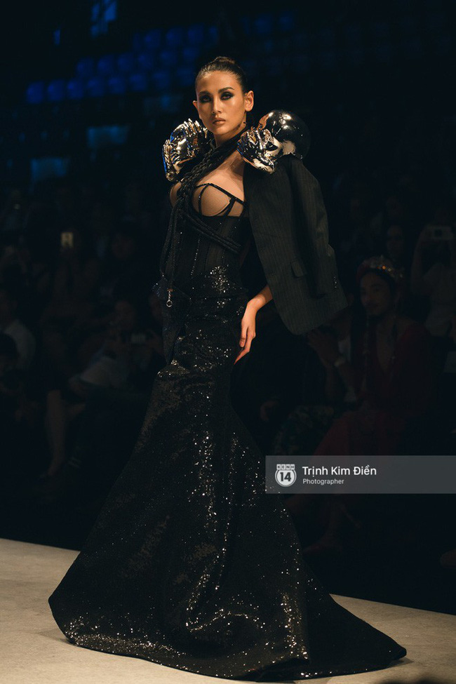 10 màn catwalk mãn nhãn tuyệt đối trong năm 2018: Lỡ thưởng thức rồi chỉ muốn ngắm nhìn mãi không thôi - Hình 3