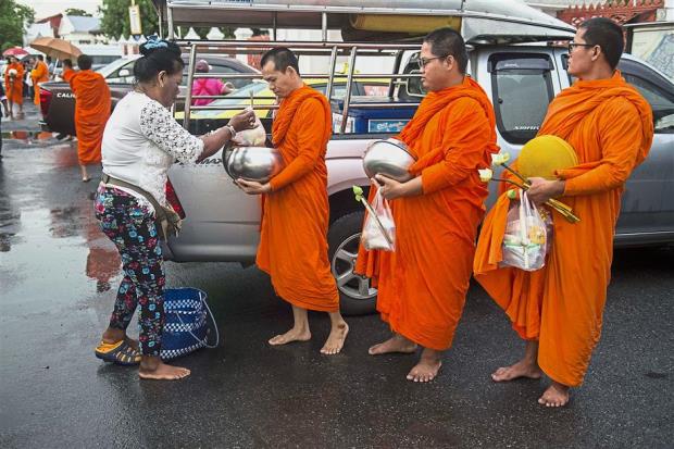 30 vạn nhà sư Thái Lan đối mặt béo phì và bệnh tật vì đồ ăn dân cho - Hình 5