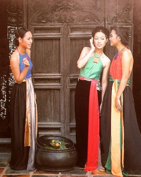 Cách mặc áo yếm không bị lộ? Cực nhiều và không khó như bạn nghĩ! - Hình 1