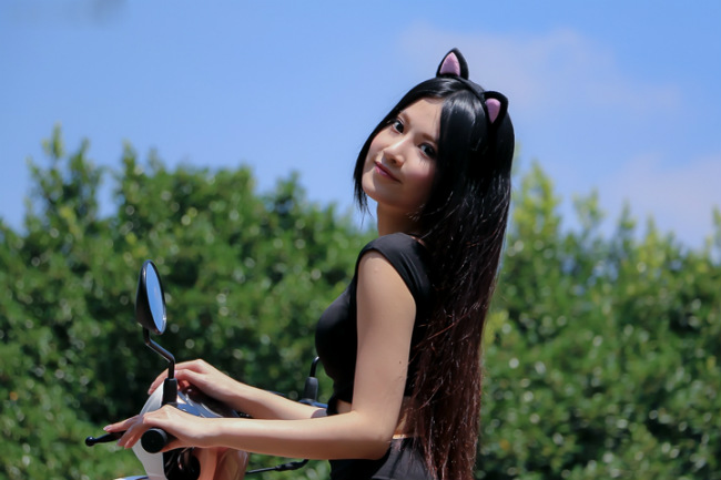 Chân dài hóa nữ sinh bên xe ga mini đốn tim phái mạnh - Hình 14