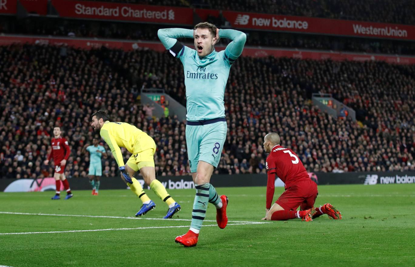 Chuyển nhượng Premier League ngày đầu năm: Man Utd tranh hàng Barca, Arsenal mất trọng pháo - Hình 3
