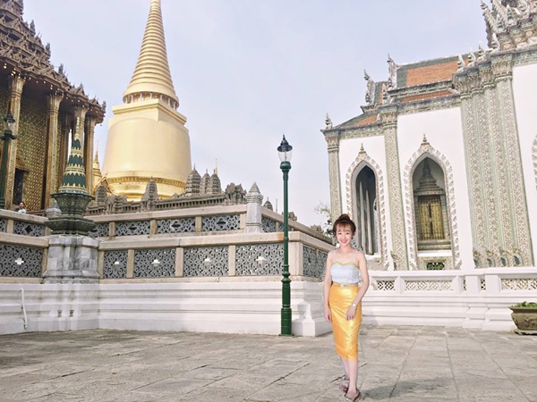 Cô gái nhờ cao thủ photoshop xóa hộ chiếc ghế, kết quả bức thứ 3 cho đi Tây Thiên, bức thứ 5 ra tận sa mạc - Hình 2