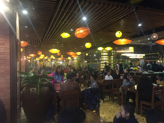 Hà Nội: Khu vui chơi đông đúc ngày nghỉ Tết Dương lịch - Hình 3