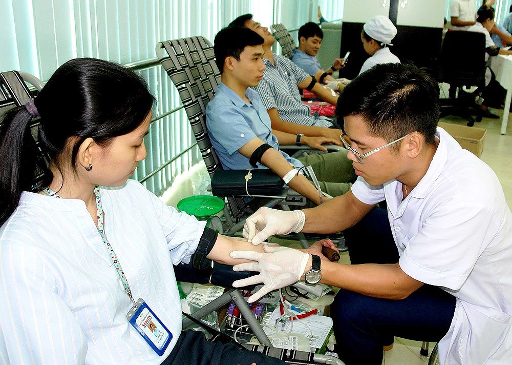 Hơn 180.000 lượt người dân tham gia hiến máu cứu người - Hình 1