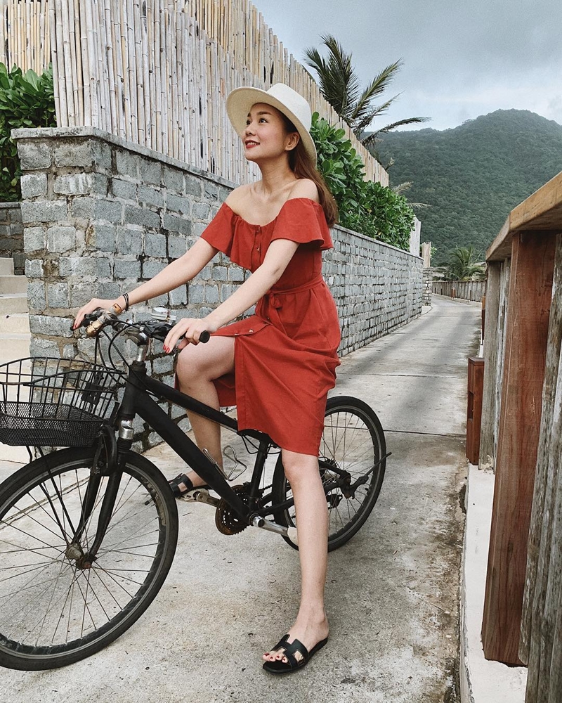 Ngất ngây với loạt váy áo rực rỡ của mỹ nhân Việt trong mùa lễ hội - Hình 14