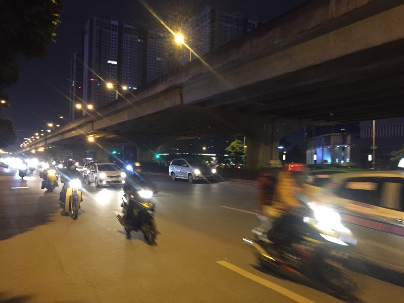 Người dân trở lại Thủ đô trong giá rét cắt da - Hình 16
