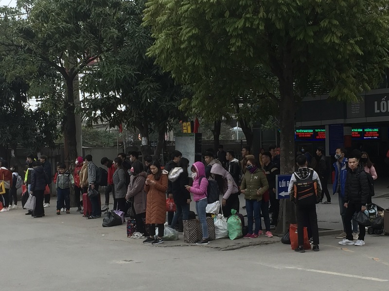 Người dân trở lại Thủ đô trong giá rét cắt da - Hình 8
