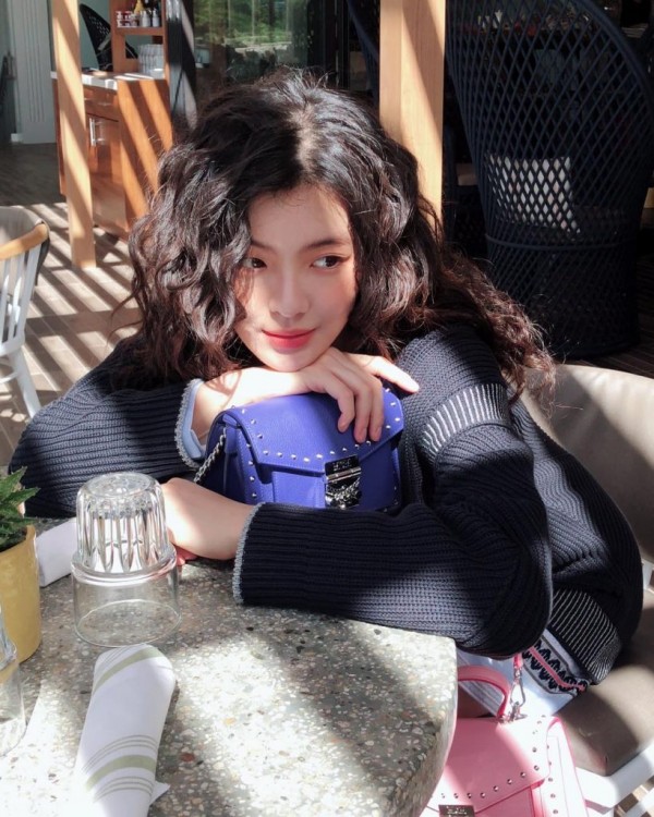 Nhan sắc quá đỗi xinh đẹp và phong thái thời trang giản dị của bạn gái Lee Kwang Soo - Hình 14