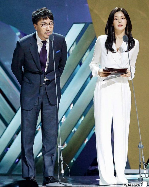 Nhan sắc quá đỗi xinh đẹp và phong thái thời trang giản dị của bạn gái Lee Kwang Soo - Hình 9