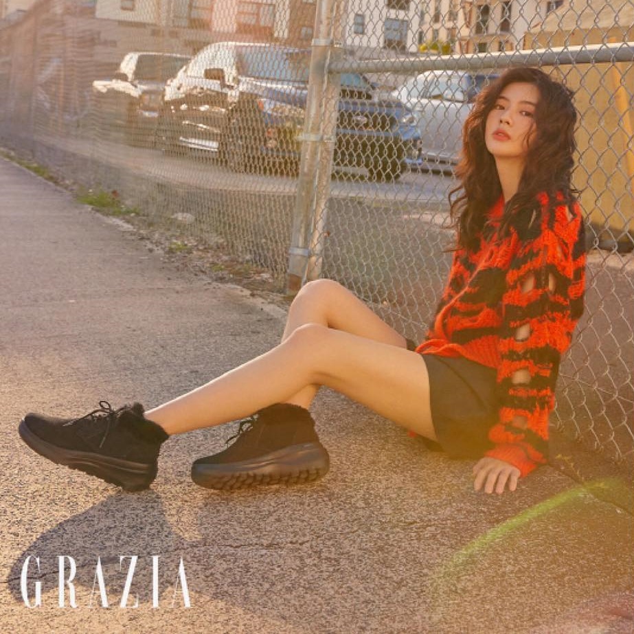 Phong cách 'vượt mặt' nhiều sao hạng A, bạn gái Lee Kwang Soo khiến thiên hạ 'ôm tim' vì quá đẹp - Hình 9