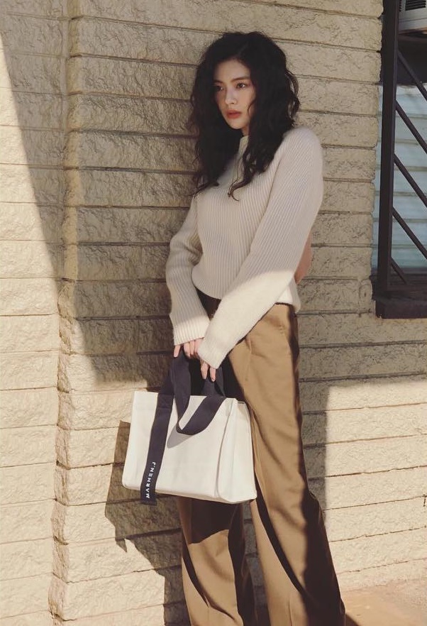 Phong cách 'vượt mặt' nhiều sao hạng A, bạn gái Lee Kwang Soo khiến thiên hạ 'ôm tim' vì quá đẹp - Hình 4