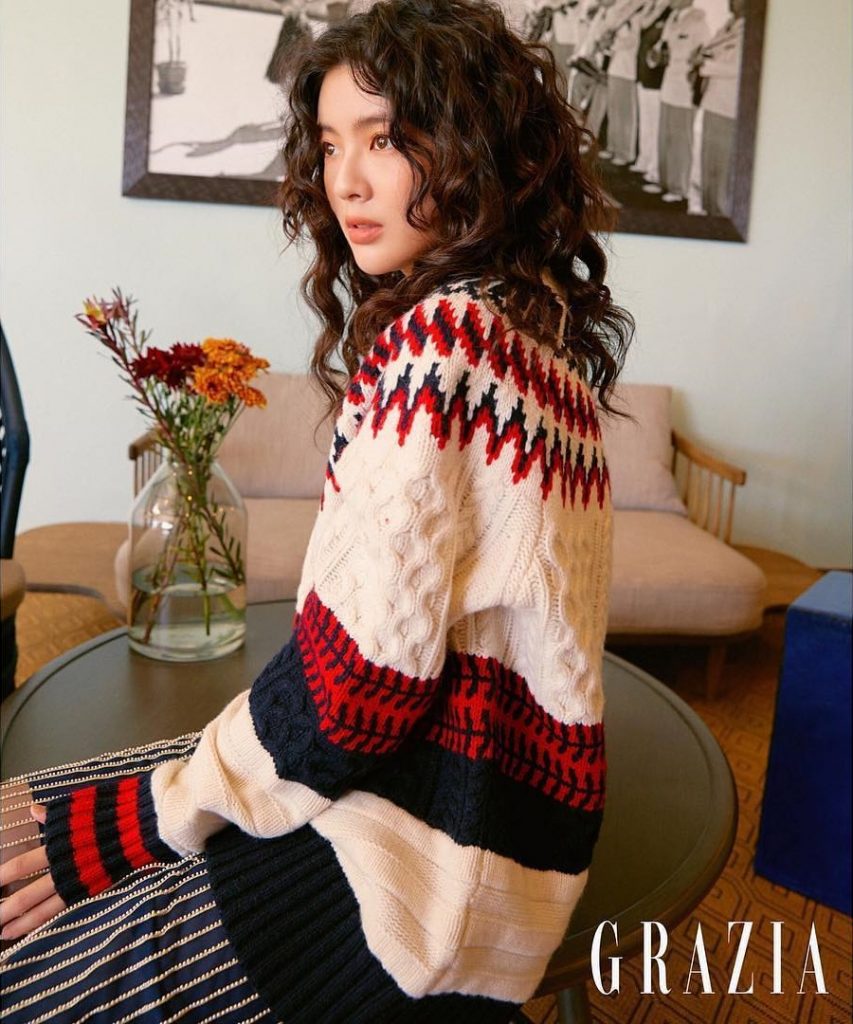 Phong cách 'vượt mặt' nhiều sao hạng A, bạn gái Lee Kwang Soo khiến thiên hạ 'ôm tim' vì quá đẹp - Hình 10