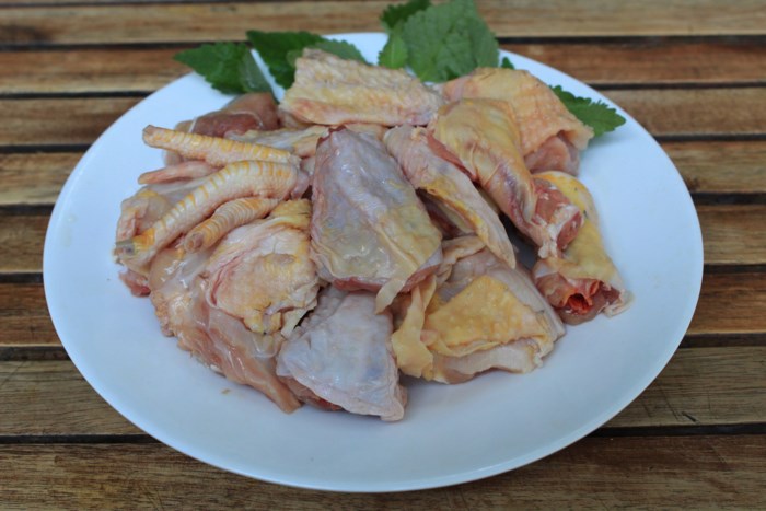 Tết Dương lịch, cả nhà quây quần bên nồi lẩu gà nấu giấm - Hình 2