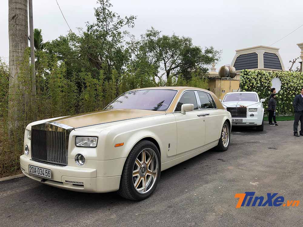 A goldplated prolonged RollsRoyce Phantom limousine is seen on display  during the 16th Dalian International Automotive Exhibition in Dalian city  no Stock Photo  Alamy
