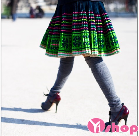 Xu hướng chân váy thổ cẩm đẹp khiến giới trẻ trên toàn thế giới thích thú - Hình 10