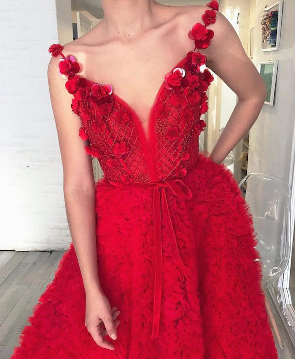 Chọn áo dài cưới màu đỏ nổi bật như Thủy Tiên | Váy cô dâu, Áo váy, The  dress