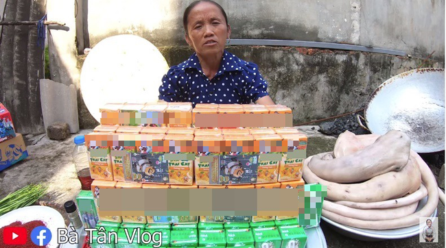 Bà Tân Vlog lại bị dân mạng la ó vì quảng cáo bất chấp, nấu nồi đuôi bò đã hầm đủ thứ gia vị lại còn cho thêm cả loại sữa này!? - Hình 7