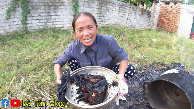 Bà Tân Vlog lại bị dân mạng la ó vì quảng cáo bất chấp, nấu nồi đuôi bò đã hầm đủ thứ gia vị lại còn cho thêm cả loại sữa này!? - Hình 2