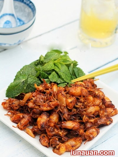 Chua chua ngọt ngọt món mực sữa rim nước mắm thơm ngon đến tận miếng cuối cùng ! - Hình 1