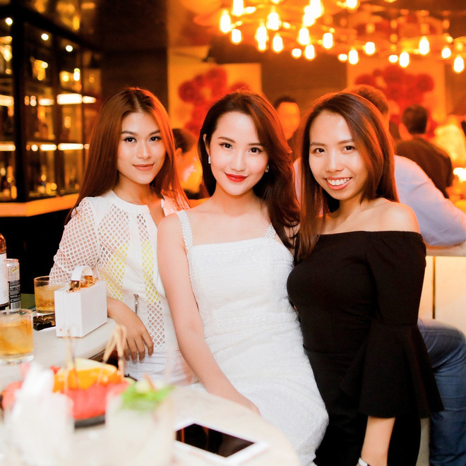 Đẳng cấp hot girl khi hẹn nhau xập xình: Lúc đi hết mình, lúc về có cả rổ ảnh thần thái ngút ngàn - Hình 21
