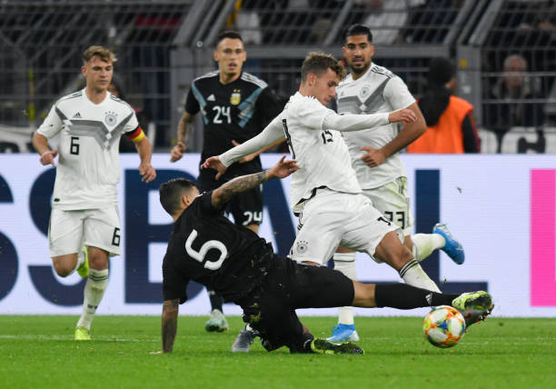 Đức 2-2 Argentina: Cầm vàng lại để vàng rơi - Hình 1