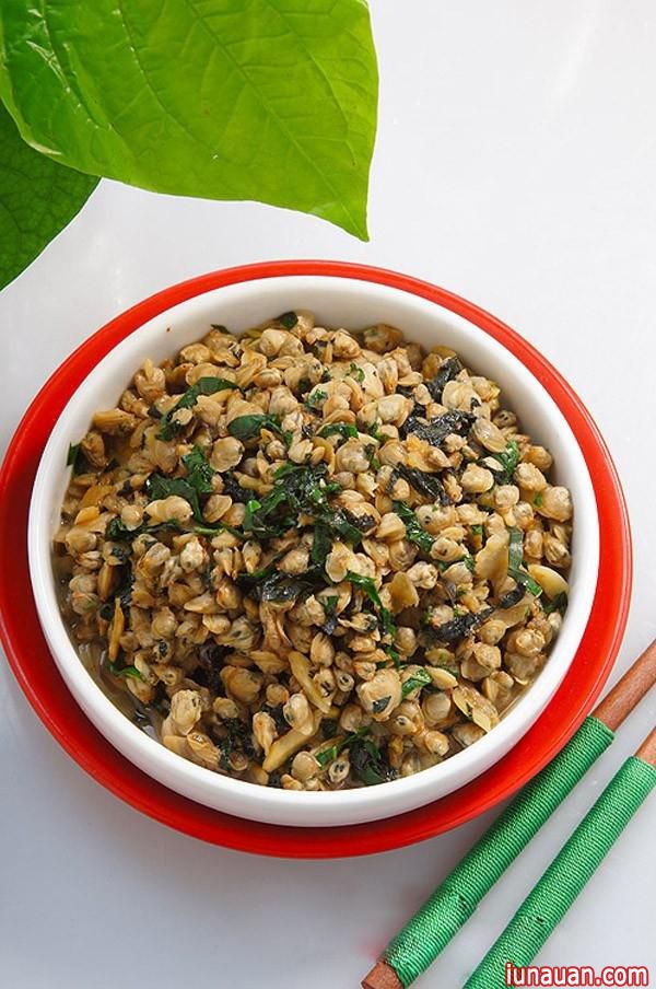 Giản dị đưa cơm món hến xào lá lốt! - Hình 1