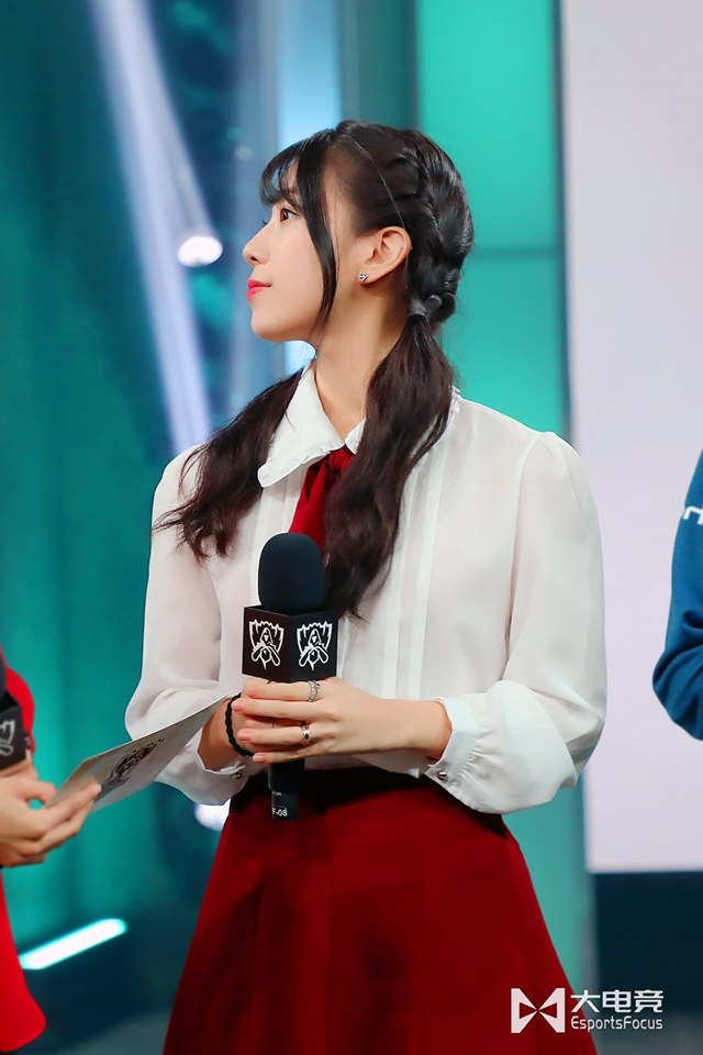 Liên Minh Huyền Thoại: TOP 4 nữ MC xinh đẹp của CKTG 2019 là ai? - Hình 7
