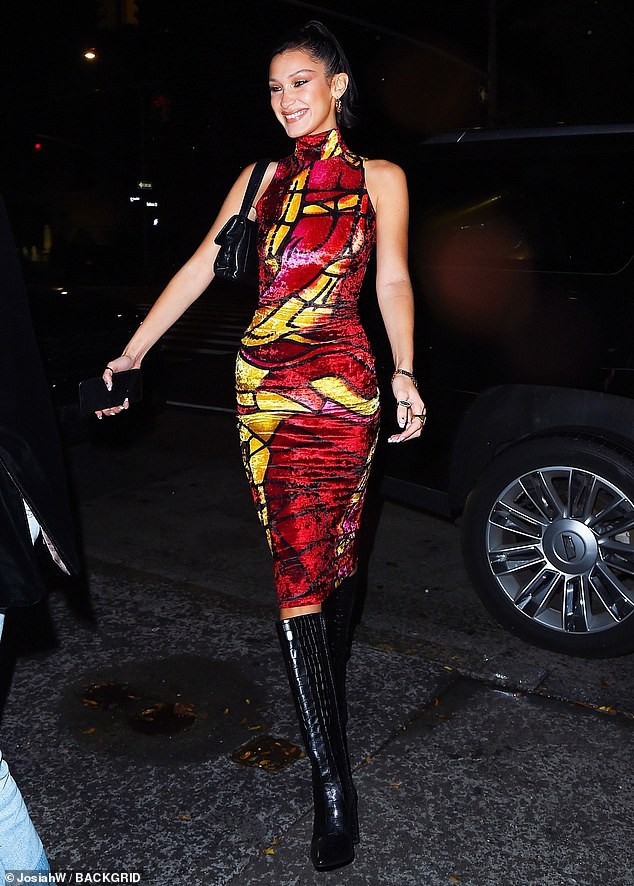 Mẫu 9x hot hit Bella Hadid thả dáng khoe hình thể không chê được điểm nào, nhưng hoảng hồn khi kéo xuống ảnh cận mặt - Hình 2