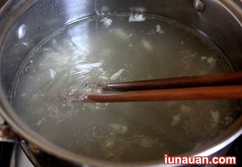 Nhanh gọn với món miến bò nấm cho bữa sáng đủ đầy ! - Hình 3
