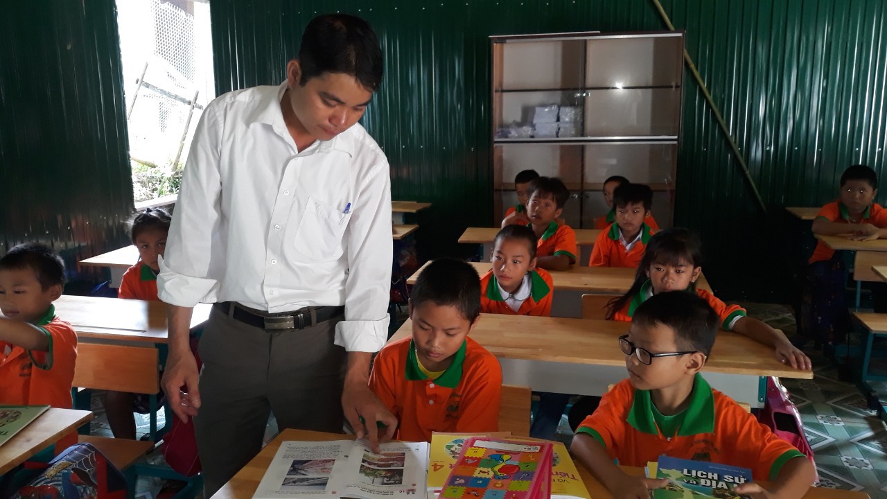 Nhọc nhằn giáo viên thi để thăng hạng - Hình 1