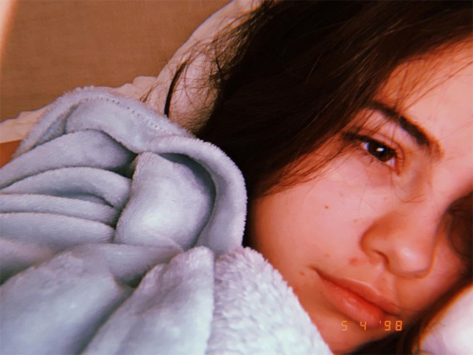 Selena Gomez được khen ảnh mặt mộc - Hình 1