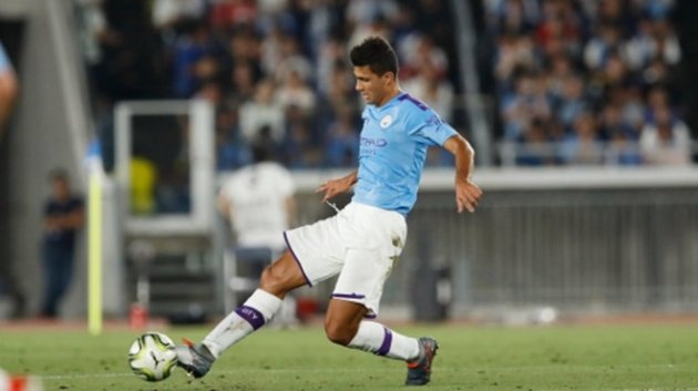 Thua đau 2 trận, Pep Guardiola đã nhìn thấy điểm yếu của Man City chưa? - Hình 2