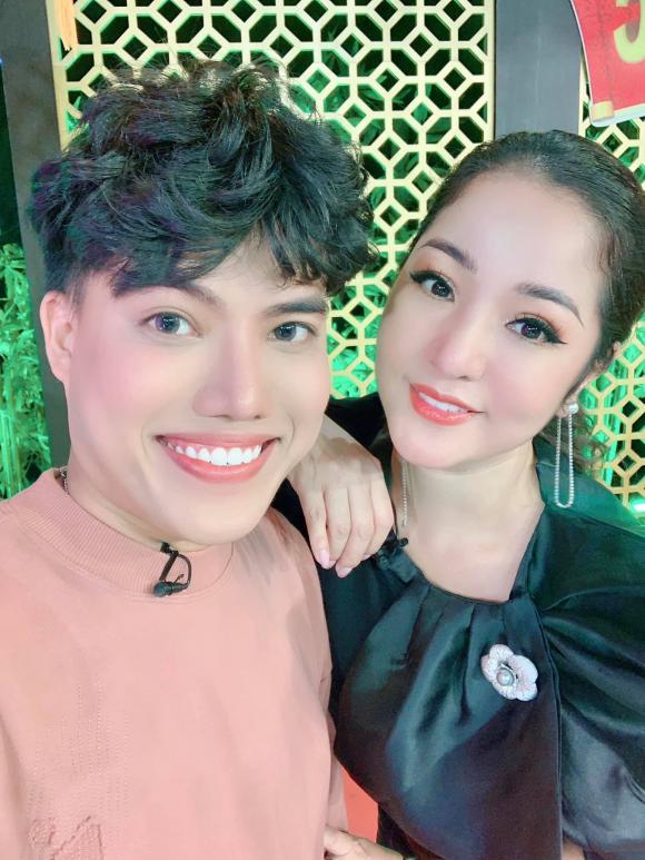 Thuý Nga selfie với ai cũng đẹp, trừ Trường Giang bị dìm thảm bao nhiêu cái xấu lộ ra hết - Hình 4