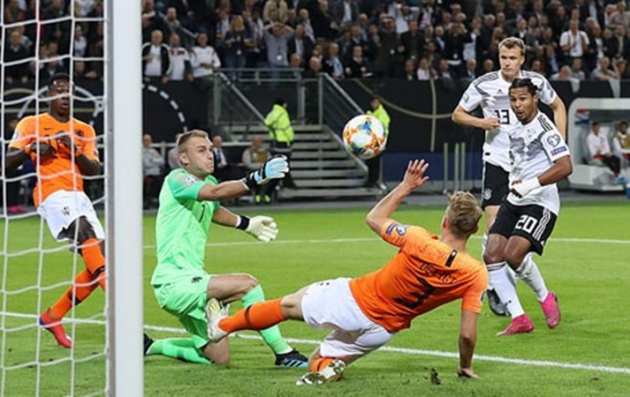 Toàn cảnh Gnabry khiến thành tích của vua dội bom World Cup vào dĩ vãng - Hình 8