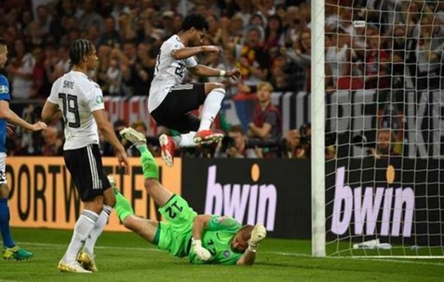 Toàn cảnh Gnabry khiến thành tích của vua dội bom World Cup vào dĩ vãng - Hình 7