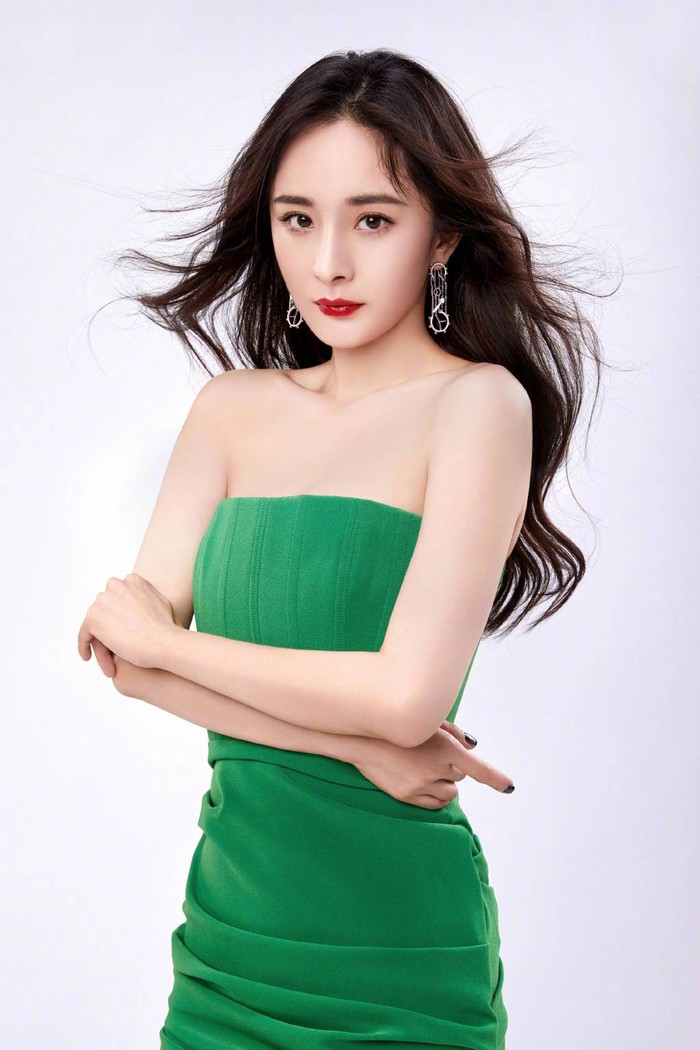 Xếp hạng doanh thu phòng vé của các nữ diễn viên Cbiz: Dương Mịch cao ngất ngưởng, Triệu Lệ Dĩnh và Địch Lệ Nhiệt Ba thấp không tưởng - Hình 4