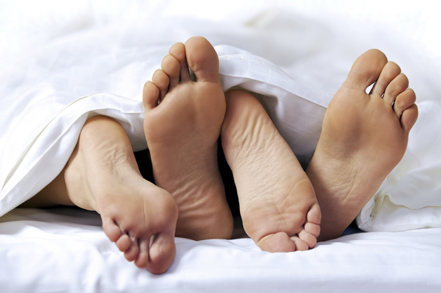 Điều mọi phụ nữ đều thắc mắc: Đàn ông thực sự nghĩ gì khi làm chuyện ấy? - Hình 2
