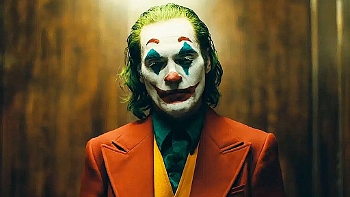 Joker thành tâm điểm gây tranh cãi vì bạo lực, đạo diễn Todd Phillips nói phim là lời tuyên bố về tình yêu... - Hình 1