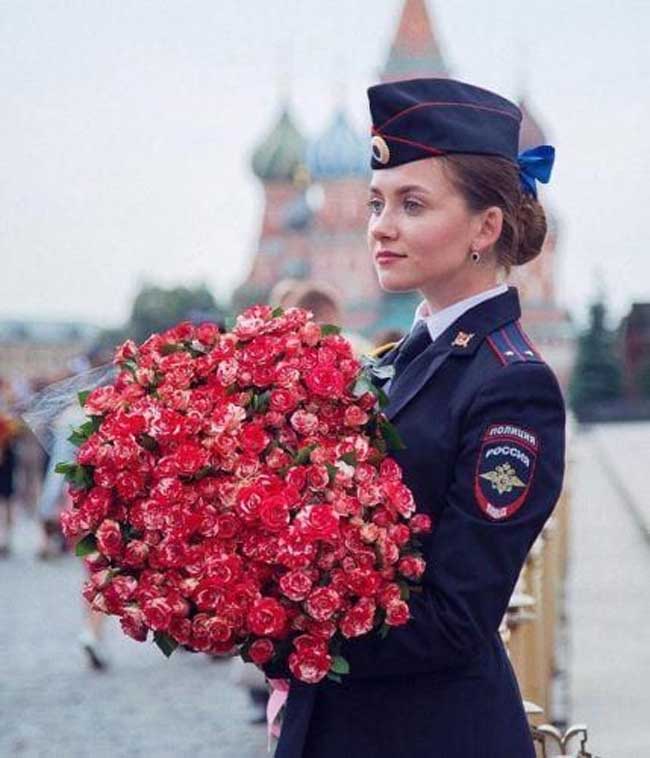 Phụ nữ Nga mặc quân phục đẹp và quyến rũ nhất hành tinh - Hình 18