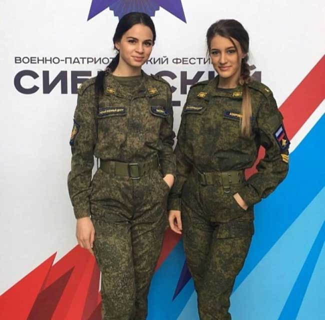 Phụ nữ Nga mặc quân phục đẹp và quyến rũ nhất hành tinh - Hình 3