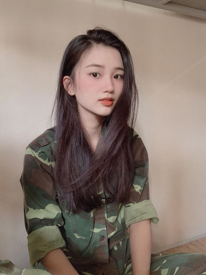 Bạn cùng lớp với Bảo Hân (Về nhà đi con) bất ngờ gây chú ý: Cao 1m67, là Á khôi chứ có phải dạng vừa đâu! - Hình 4