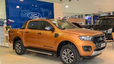 Xe bán tải ồ ạt giảm giá, riêng Isuzu Dmax giảm tới 160 triệu đồng - Hình 1