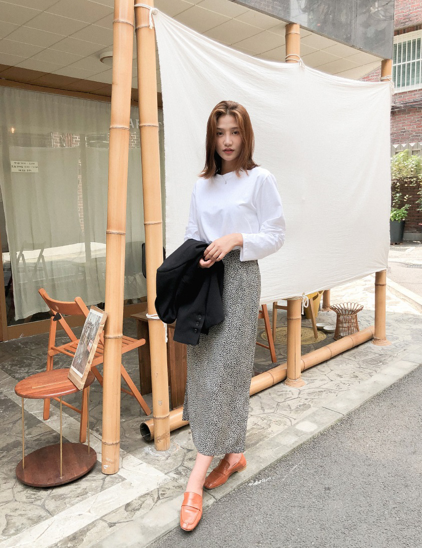 Biết 4 công thức sau, bạn đã hơn đứt người ta ở khoản diện chân váy midi tuyệt xinh và chuẩn mốt - Hình 5