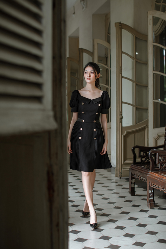 Á hậu Thùy Dung diện váy tôn vai thon - Hình 8