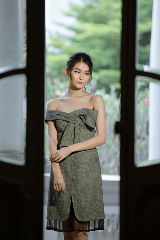 Á hậu Thùy Dung diện váy tôn vai thon - Hình 5