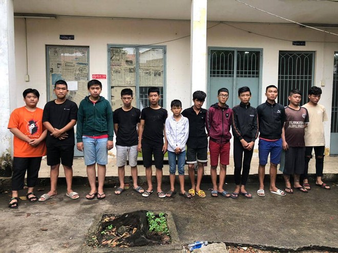 Hàng chục thanh niên hỗn chiến ở TP.HCM - Hình 1
