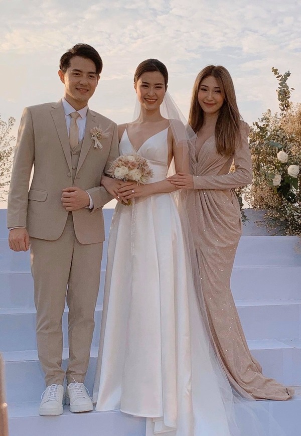 Isaac say xỉn, khoá môi Khổng Tú Quỳnh trong tiệc cưới Đông Nhi - Hình 2