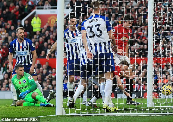 Man Utd 3-1 Brighton: 'Song sát' lên tiếng - Hình 2