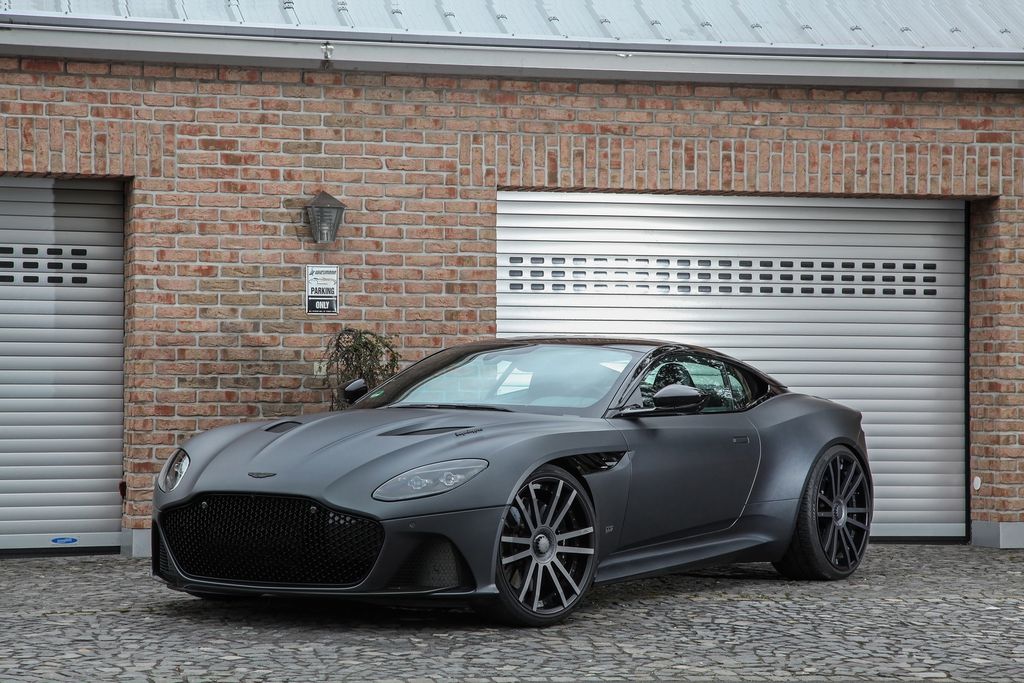 Ngắm nghía bản độ Aston Martin DBS Superleggera 818 mã lực với giá 7,3 tỷ VNĐ - Hình 2
