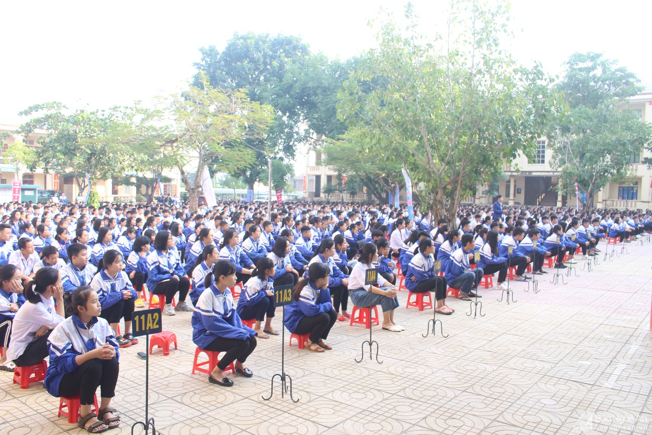 Nghệ An: Sẽ trao 16 giải thưởng cuộc thi tìm hiểu pháp luật về an toàn giao thông - Hình 1